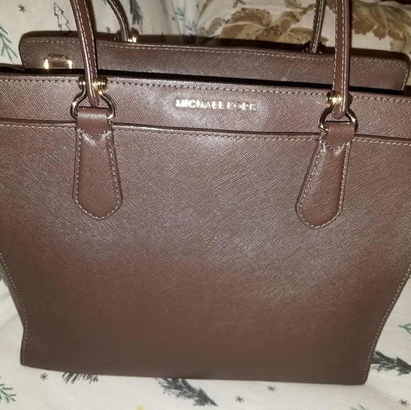 MICHAEL Michael Kors Handbags - MK authentic !!!😊😊 only used twice.